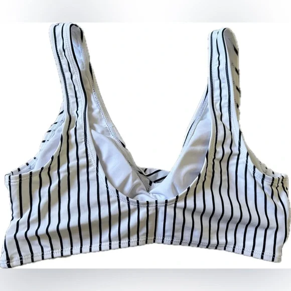 Twist Front Bikini Top - Picture 5 of 6